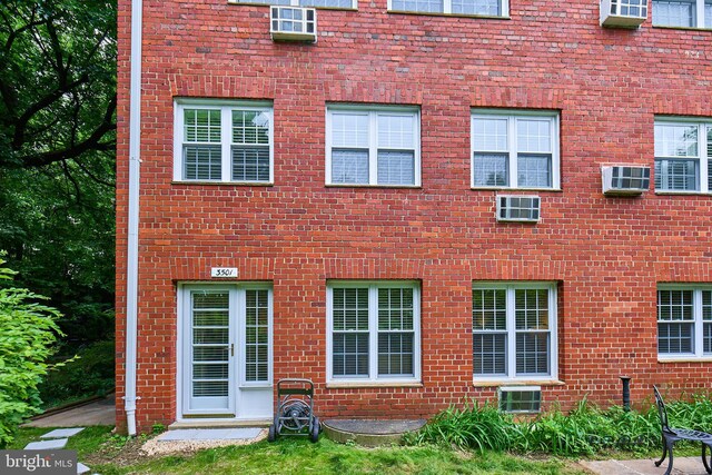 3501 Martha Custis Dr, Alexandria, VA 22302 - back of property with brick siding
