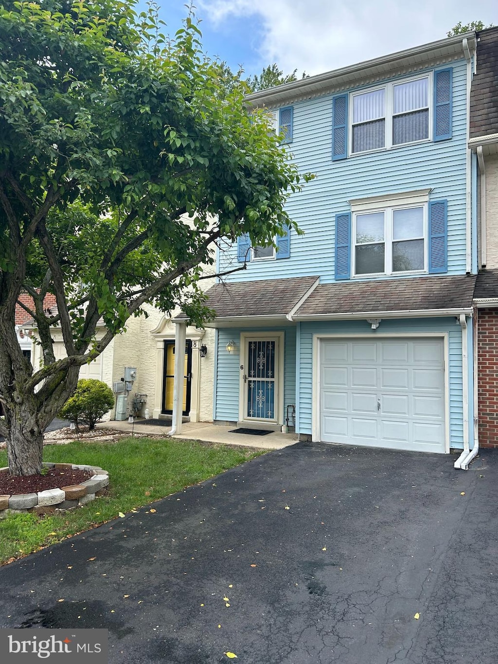 6 Evlon Ct, New Castle, DE 19720 - multi unit property with an attached garage and driveway