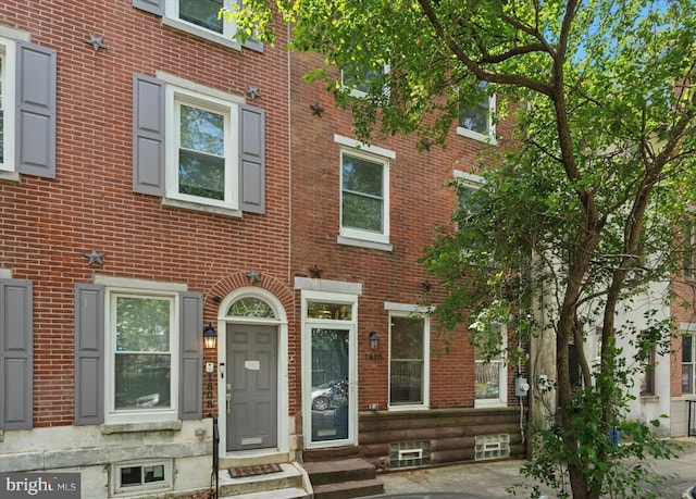 1810 Francis St, Philadelphia, PA 19130 - view of front of home with brick siding and entry steps
