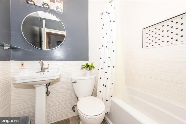 4117 Charley Forest St, Olney, MD 20832 - full bath featuring toilet, shower / bath combination with curtain, and tile walls