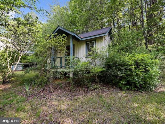3501 Marthas Vineyard Way, Edgewater, MD 21037 - view of front of home with board and batten siding