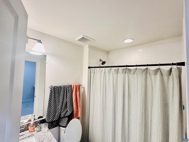 2112 Kober Way, Charlottesville, VA 22901 - bathroom with toilet, vanity, a shower with curtain, and recessed lighting