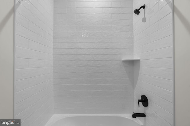 43294 Farringdon Sq, Broadlands, VA 20148 - full bathroom featuring shower / tub combination