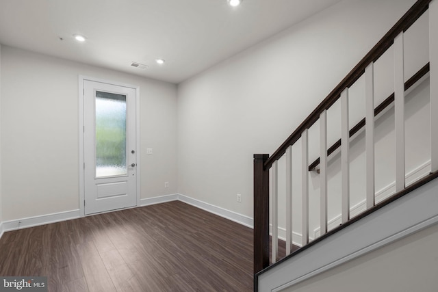 43294 Farringdon Sq, Broadlands, VA 20148 - foyer entrance featuring dark wood-style flooring, baseboards, and recessed lighting