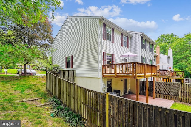 9175 Forest Lawn Ct, Springfield, VA 22152 - back of house with a deck
