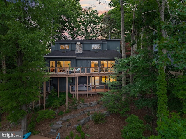 2201 Burgee Ct, Reston, VA 20191 - back of property with a wooden deck