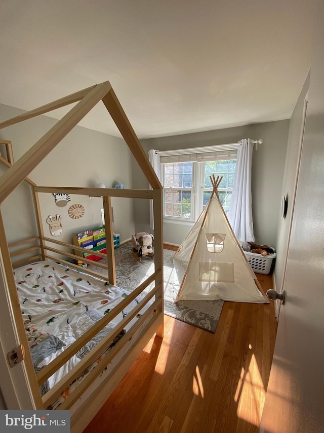 2893 Sutton Oaks Ln, Vienna, VA 22181 - bedroom with wood finished floors