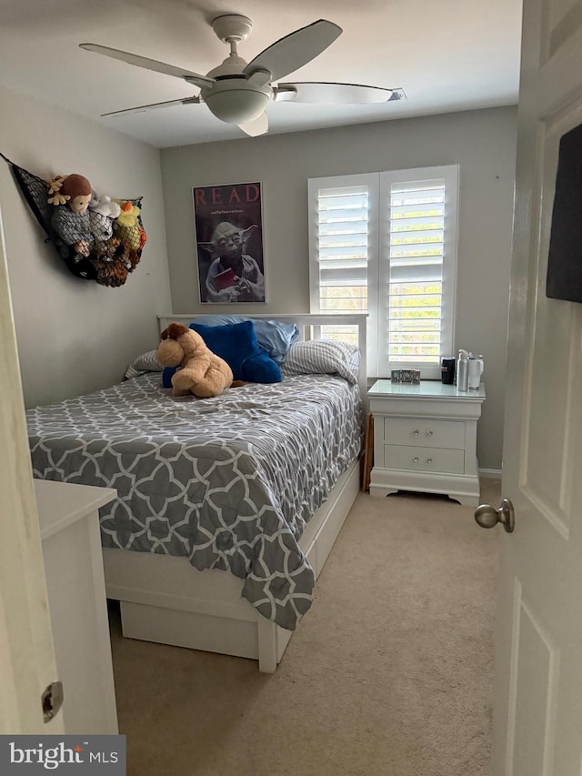 5431 Plymouth Meadows Ct, Fairfax, VA 22032 - carpeted bedroom featuring a ceiling fan