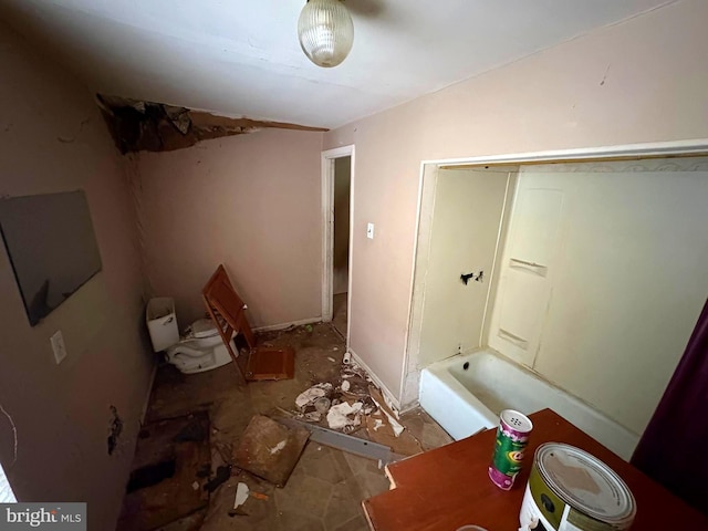 21 E Silver St, Philadelphia, PA 19134 - bathroom featuring a tub