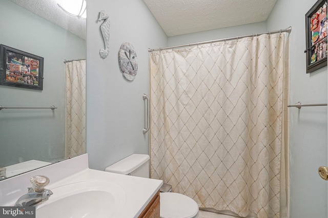 618 Walden Way, Lumberton, NJ 08048 - full bath with a textured ceiling, toilet, vanity, and curtained shower