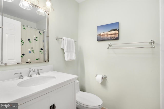 3277 Sutton Pl NW Unit C, Washington, DC 20016 - full bath featuring toilet, vanity, and curtained shower