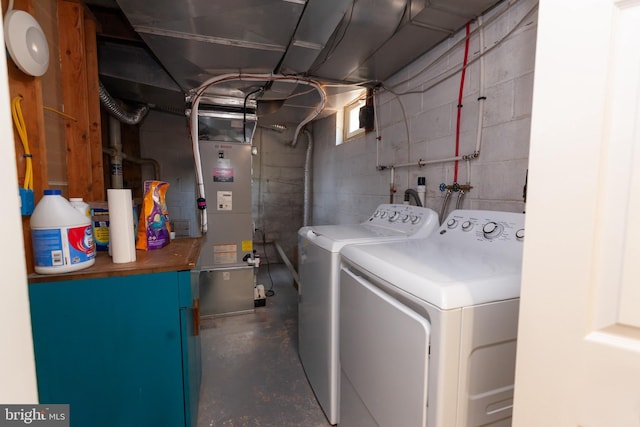 204 W Irvin Ave W, Hagerstown, MD 21742 - washroom with separate washer and dryer