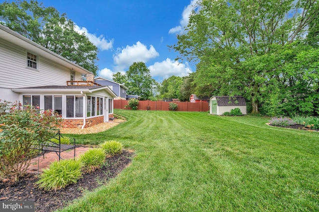 806 Edwards Dr, Fredericksburg, VA 22405 - view of yard featuring a sunroom