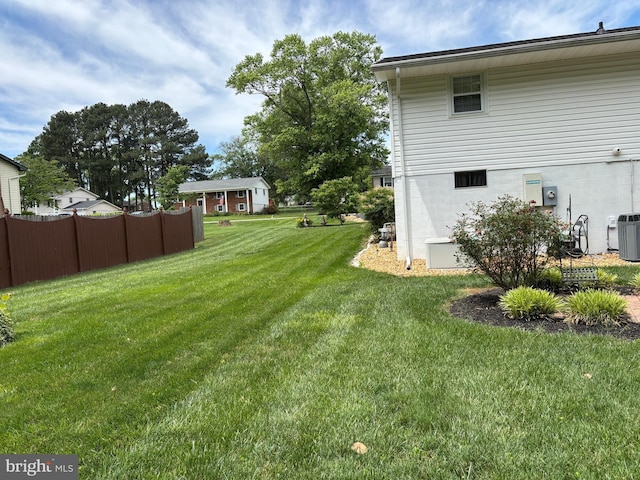 806 Edwards Dr, Fredericksburg, VA 22405 - view of yard with central AC