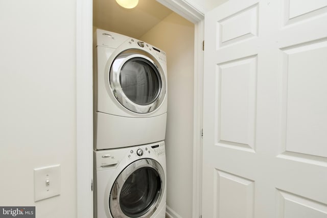 17023 Gibson Mill Rd, Dumfries, VA 22026 - washroom featuring estacked washer and dryer