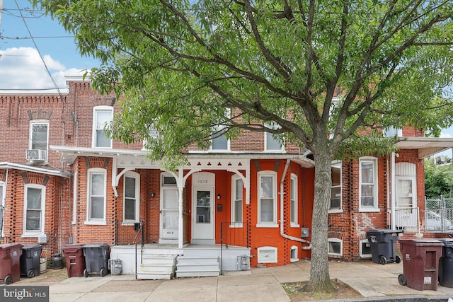 1018 W 7th St, Wilmington, DE 19805 - multi unit property with brick siding and a porch