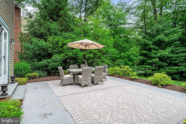 363 Colket Ln, Wayne, PA 19087 - view of patio / terrace featuring outdoor dining space