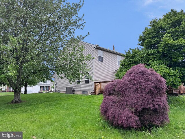 101 Abbey Ln, Telford, PA 18969 - view of side of property with central air condition unit and a yard