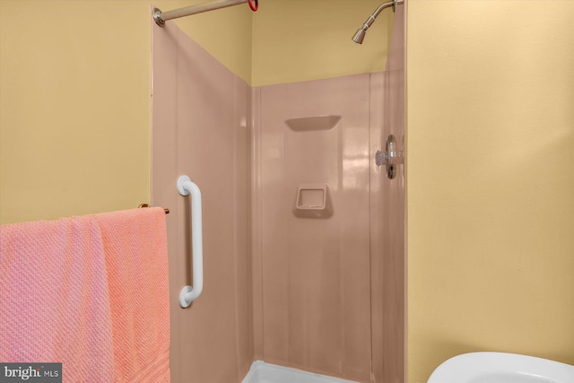 176 Morris Ave, Sewell, NJ 08080 - full bathroom featuring a stall shower and toilet