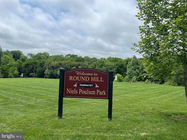 35871 Devon Park Sq, Round Hill, VA 20141 - community / neighborhood sign with a lawn