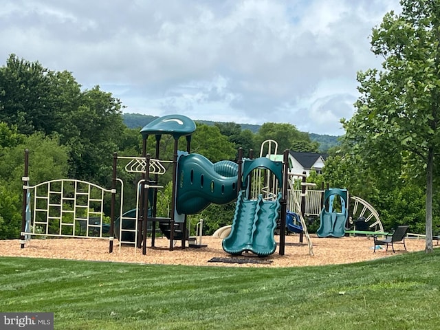 35871 Devon Park Sq, Round Hill, VA 20141 - community playground featuring a yard