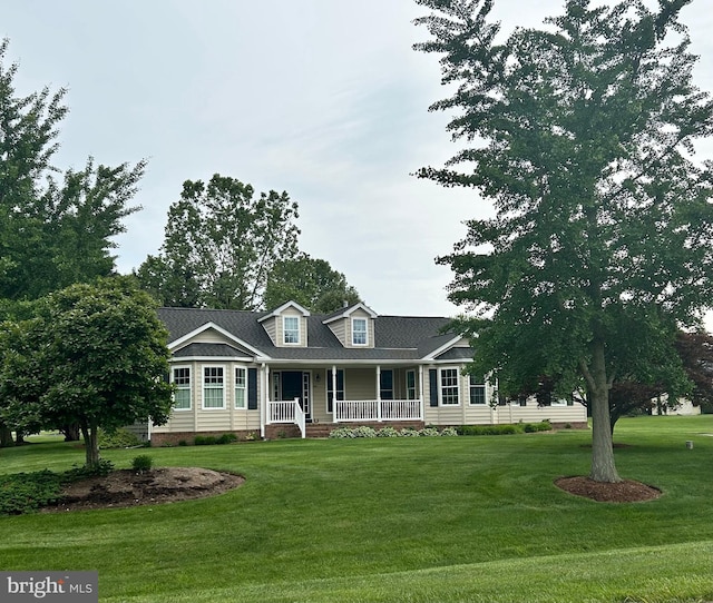 201 Pondview Ct, Chestertown, MD 21620 - cape cod home with a porch and a front lawn