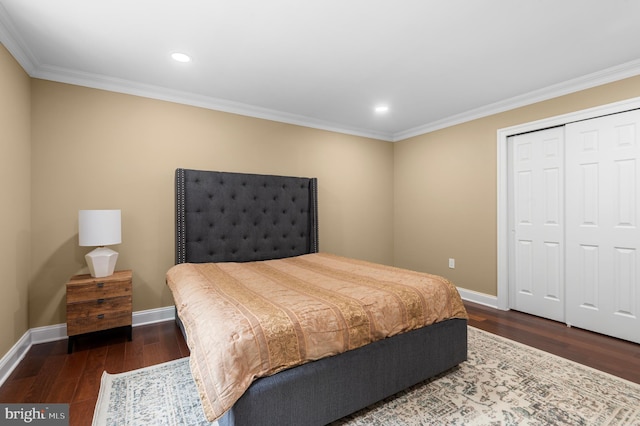 2006 Par Dr, Doylestown, PA 18901 - bedroom with dark wood finished floors, baseboards, crown molding, recessed lighting, and a closet