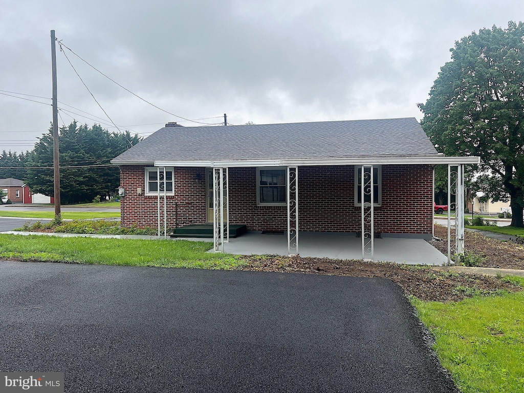 622 S Allison St, Greencastle, PA 17225 - view of front of home with brick siding
