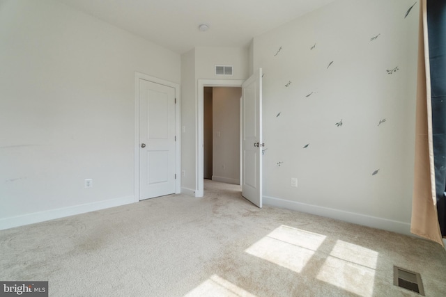5163 Ridgeview Retreat Dr, Chantilly, VA 20151 - unfurnished bedroom featuring light colored carpet and baseboards