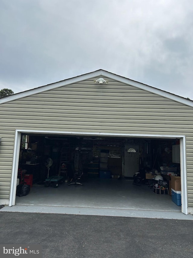 117 W Waverly St S, Browns Mills, NJ 8015 - garage with driveway