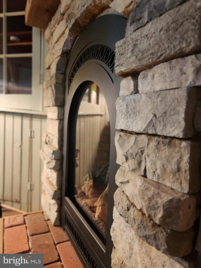 302 6th St, Mount Gretna, PA 17064 - detailed view of arched walkways