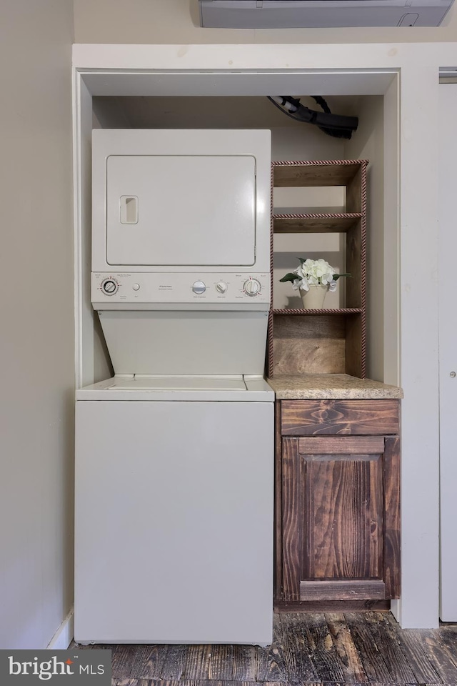 302 6th St, Mount Gretna, PA 17064 - laundry room featuring stacked washer / drying machine and wood finished floors