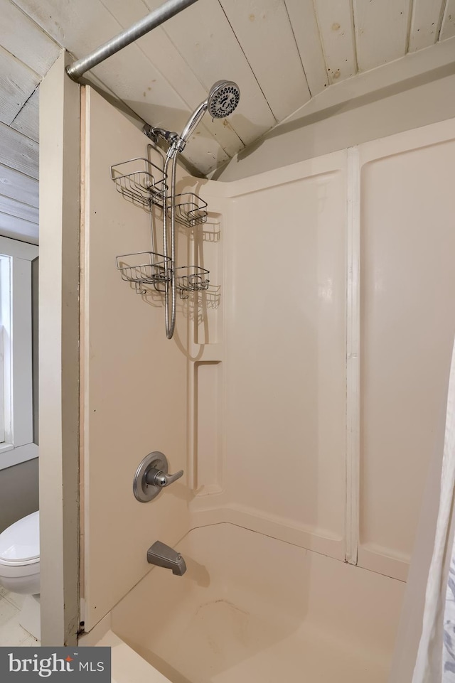 302 6th St, Mount Gretna, PA 17064 - full bath with toilet and shower / bath combination