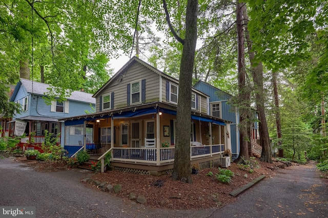 302 6th St, Mount Gretna, PA 17064 - view of front of home with a porch