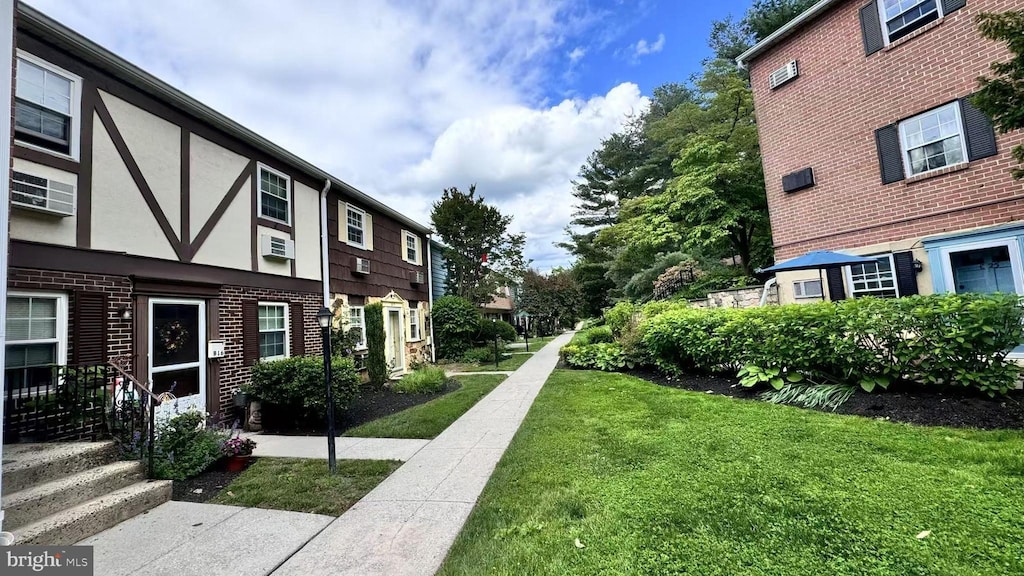 207 Walnut Hill Rd Unit B17, West Chester, PA 19382 - view of green lawn with a residential view