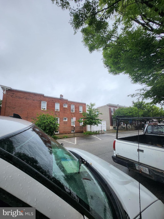 901 N Luzerne Ave, Baltimore, MD 21205 - view of asphalt road featuring curbs