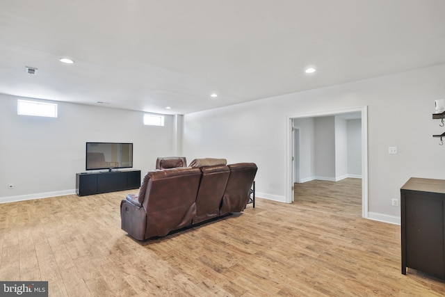 16328 Limestone Ct, Leesburg, VA 20176 - living area featuring light wood-type flooring, recessed lighting, and baseboards