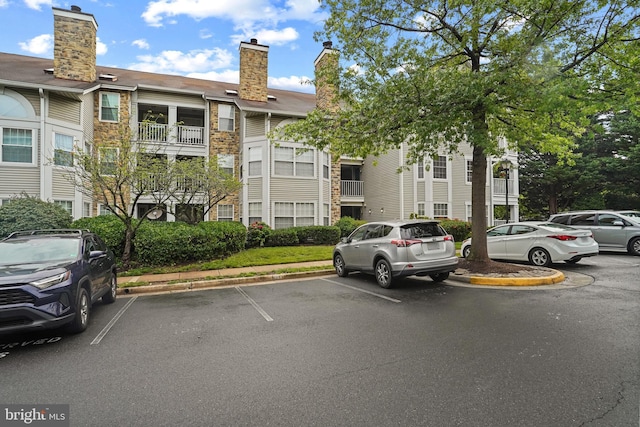 5605 Willoughby Newton Dr Unit 31, Centreville, VA 20120 - view of property with uncovered parking