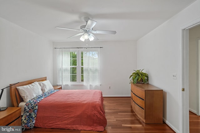 5605 Willoughby Newton Dr Unit 31, Centreville, VA 20120 - bedroom featuring wood finished floors, baseboards, and a ceiling fan