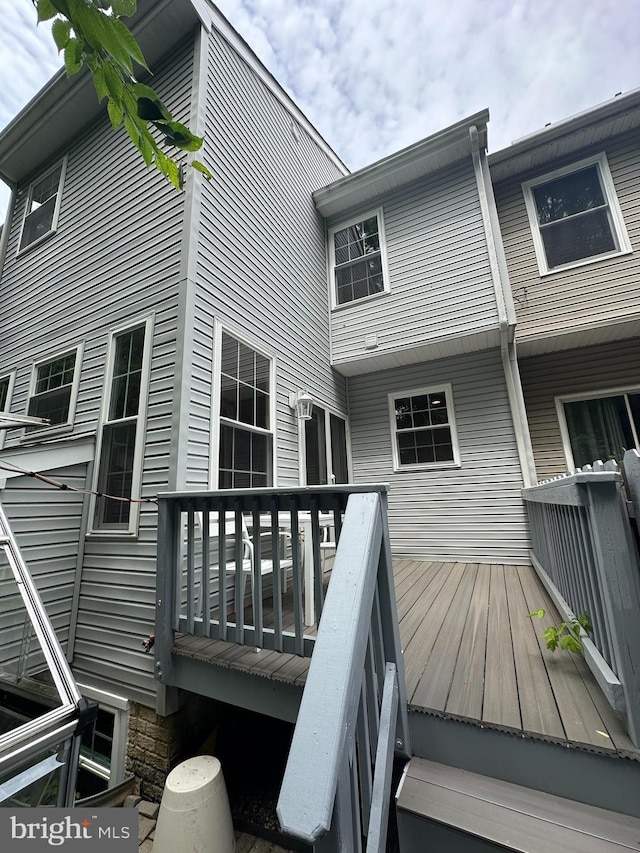 13146 Diamond Hill Dr, Germantown, MD 20874 - view of deck