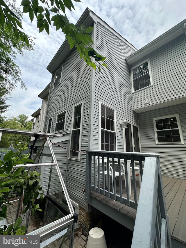 13146 Diamond Hill Dr, Germantown, MD 20874 - back of property featuring a deck