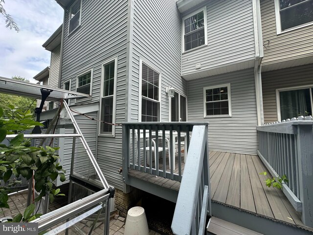 13146 Diamond Hill Dr, Germantown, MD 20874 - view of deck