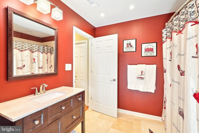 7951 Kelly Ann Ct, Fairfax Station, VA 22039 - full bath with vanity, baseboards, recessed lighting, and a shower with shower curtain