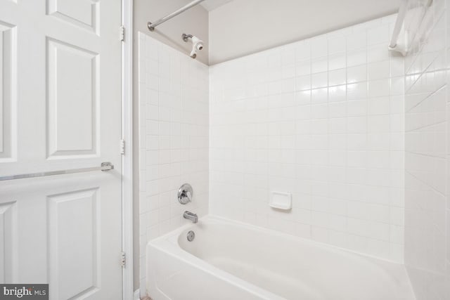 18707 Sparkling Water Dr Unit 3, Germantown, MD 20874 - bathroom with shower / washtub combination