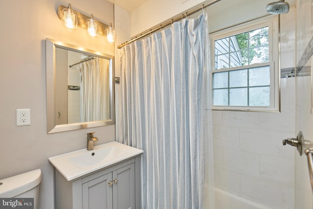 6823 Donahue Ct, Falls Church, VA 22042 - full bathroom with vanity, toilet, and shower / tub combo with curtain