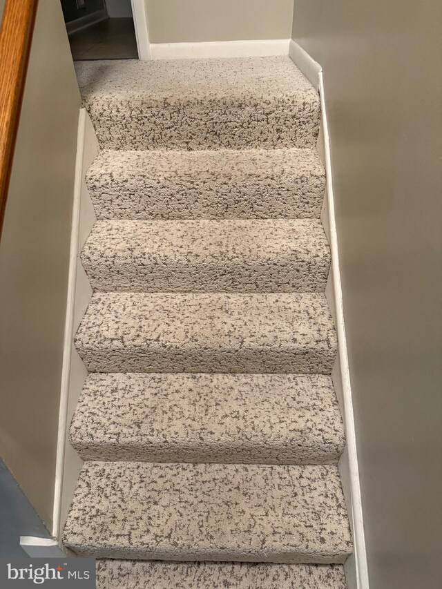 9200 Bridle Path Ln Unit E, Laurel, MD 20723 - view of staircase