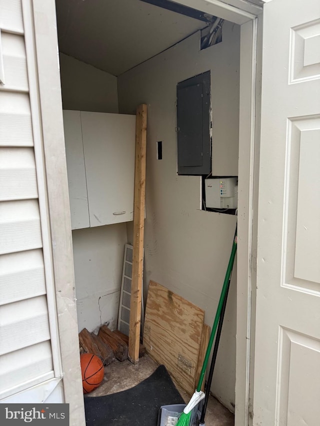 9200 Bridle Path Ln Unit E, Laurel, MD 20723 - staircase with electric panel