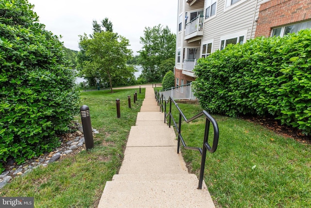 6549 Grange Ln Unit 401, Alexandria, VA 22315 - surrounding community featuring a lawn