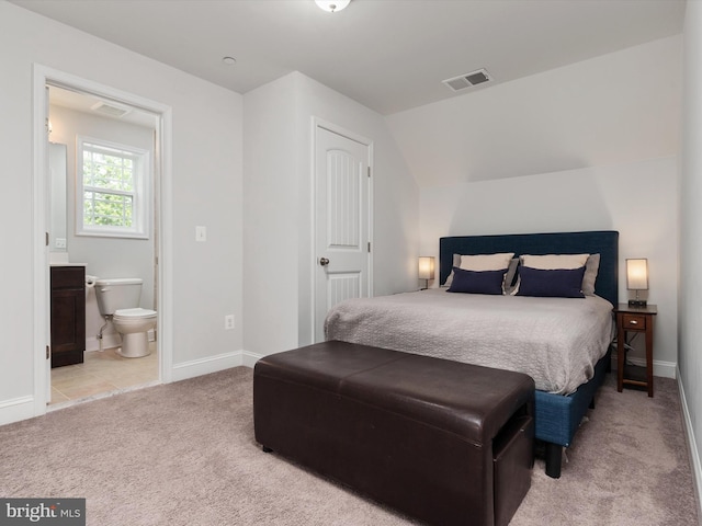 933 Winding Rd, Edgewater, MD 21037 - bedroom featuring carpet floors, baseboards, and ensuite bath