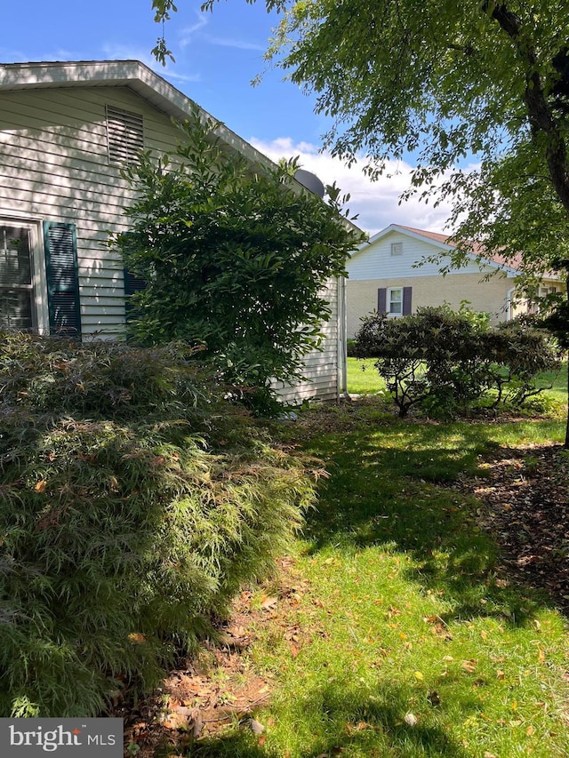 1138 Maple St, Carlisle, PA 17013 - view of grassy yard